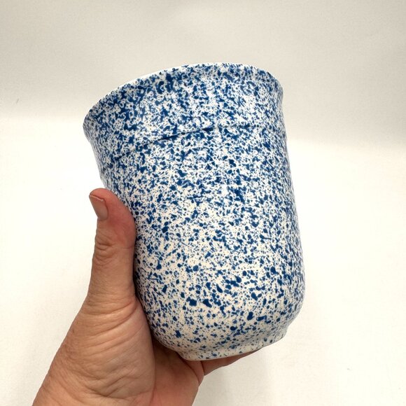 Vintage Art Pottery Blue And White Sponge Ware container with lid country Farmh - Picture 5 of 12